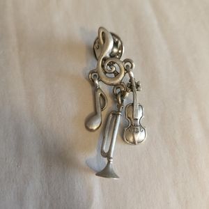 10/$10 Musical Brooch